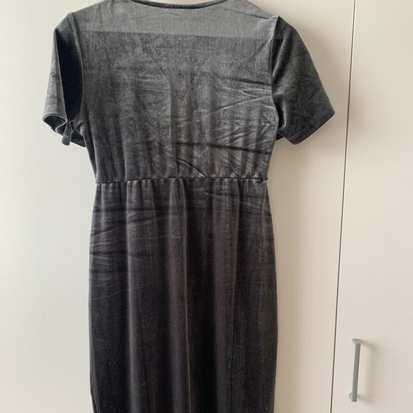NWOT! Short Sleeve Wrap maternity dress - Picture 3 of 6